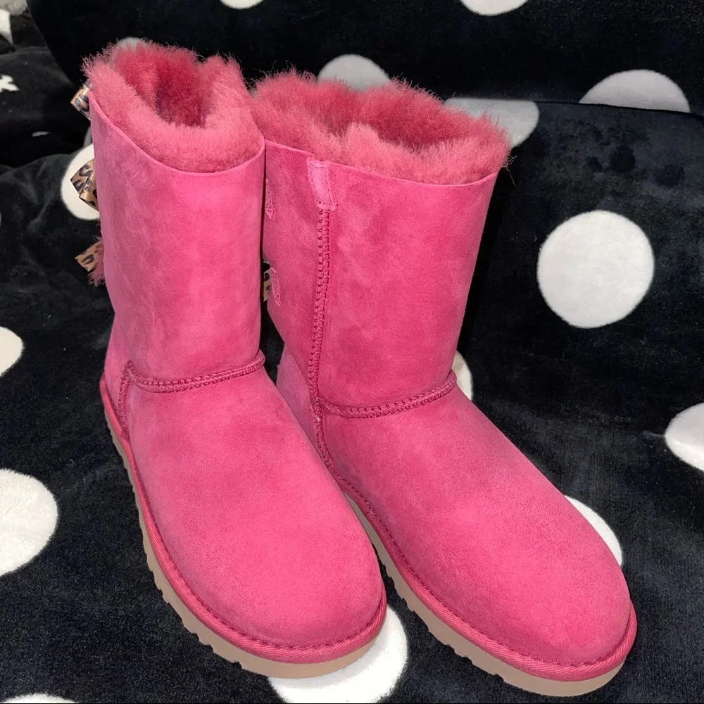 💕 UGG BOOTS - Bailey Bow 🎀 Cheetah Leopard Pink Size 5 Womens - Picture 3 of 13